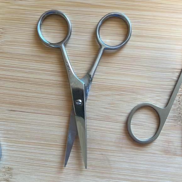 Scissors - Picture 3 of 4